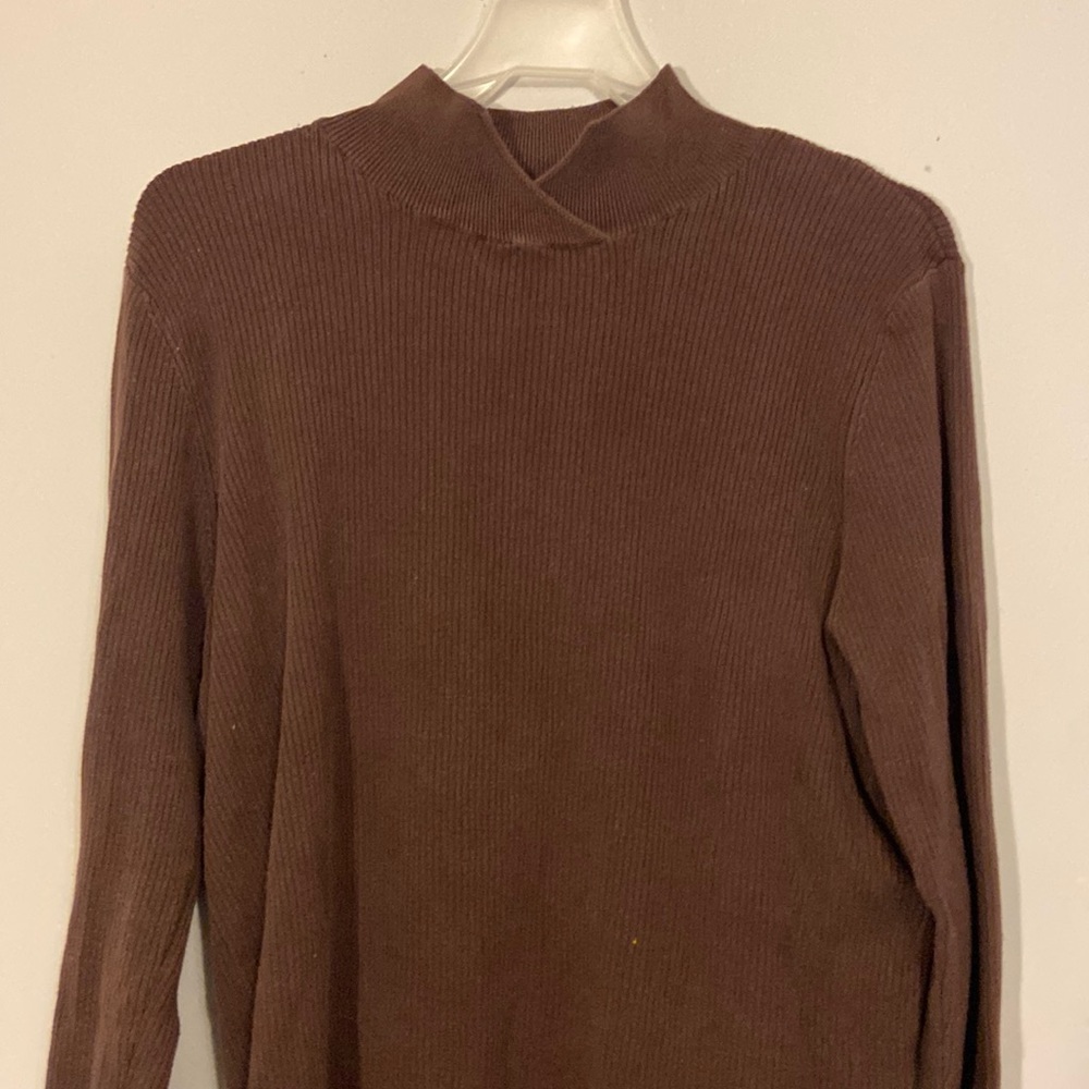 Brown ribbed sweater